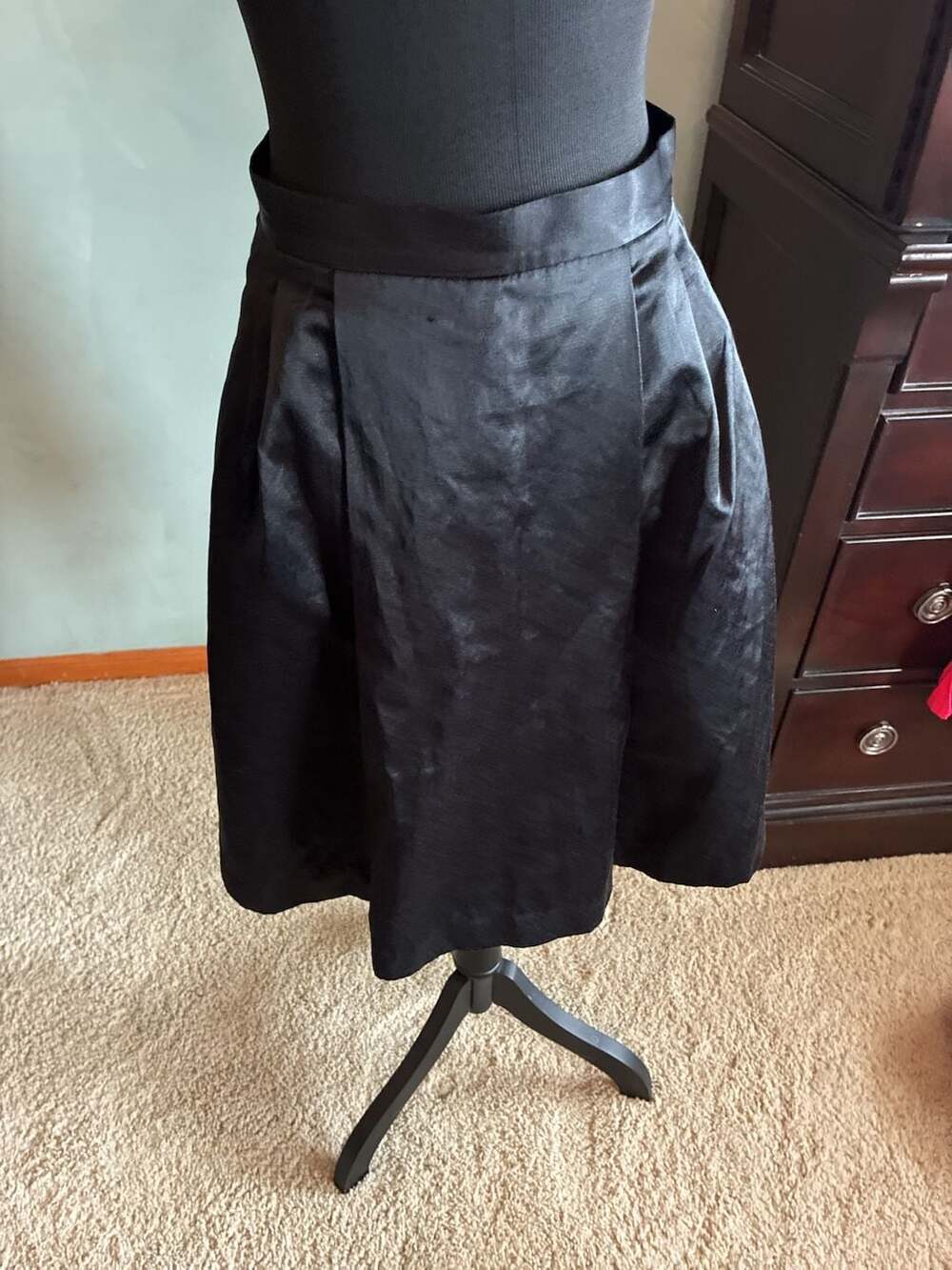 Kate Spade New York Black Pleated Midi Skirt with Pockets Sz 4 A665